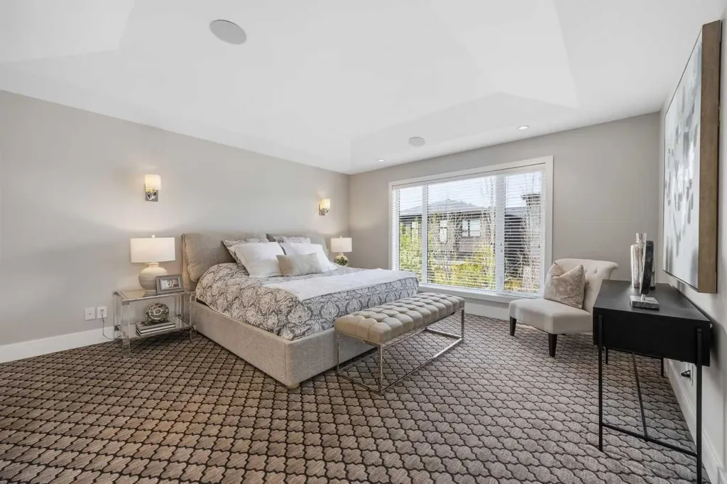 81 West Point Close SW Calgary AB T3H 0X4
