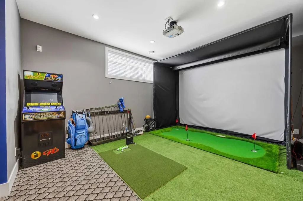 81 West Point Close SW Calgary AB T3H 0X4