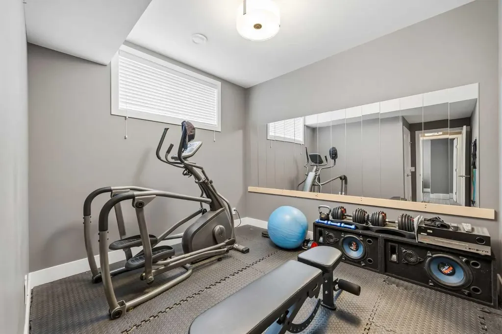 81 West Point Close SW Calgary AB T3H 0X4