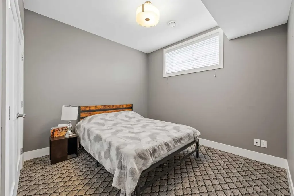 81 West Point Close SW Calgary AB T3H 0X4