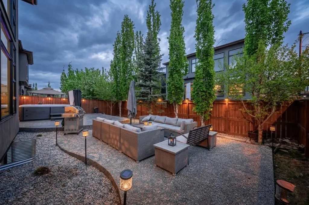 81 West Point Close SW Calgary AB T3H 0X4