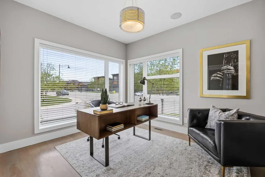 81 West Point Close SW Calgary AB T3H 0X4