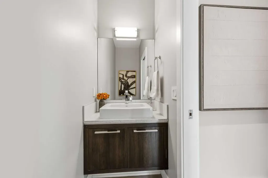 81 West Point Close SW Calgary AB T3H 0X4