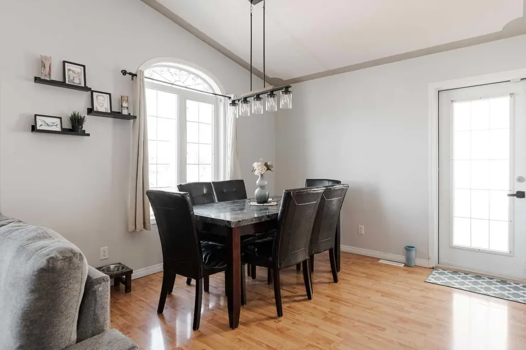 122 Wolff Way Fort Mcmurray AB T9H 5G6