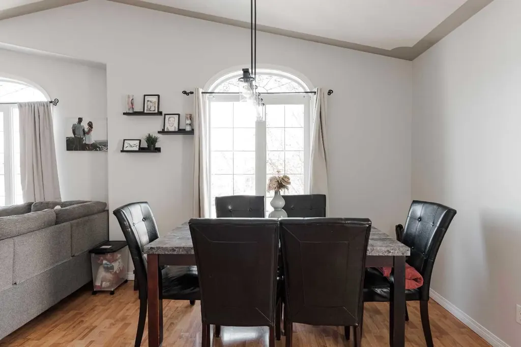 122 Wolff Way Fort Mcmurray AB T9H 5G6