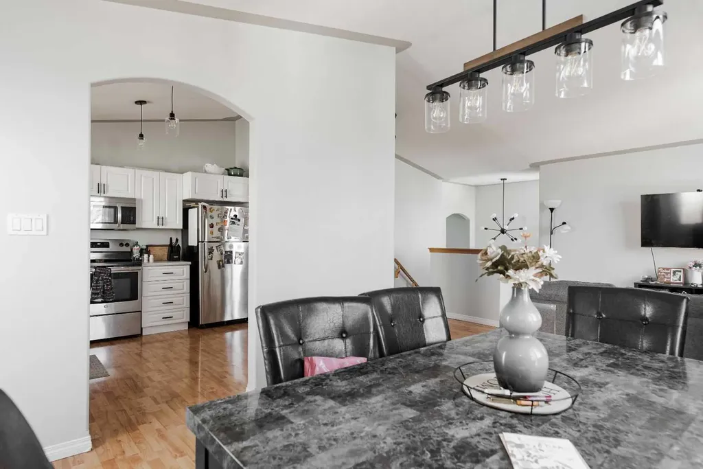 122 Wolff Way Fort Mcmurray AB T9H 5G6