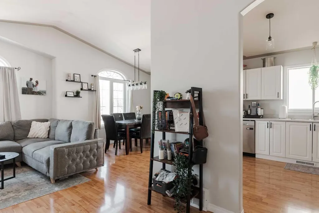 122 Wolff Way Fort Mcmurray AB T9H 5G6
