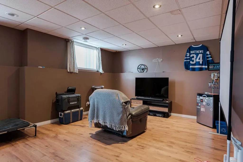 122 Wolff Way Fort Mcmurray AB T9H 5G6