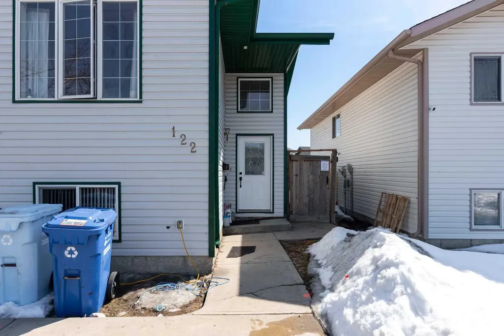 122 Wolff Way Fort Mcmurray AB T9H 5G6