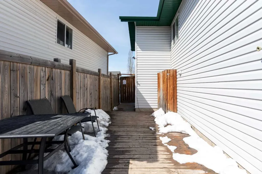 122 Wolff Way Fort Mcmurray AB T9H 5G6