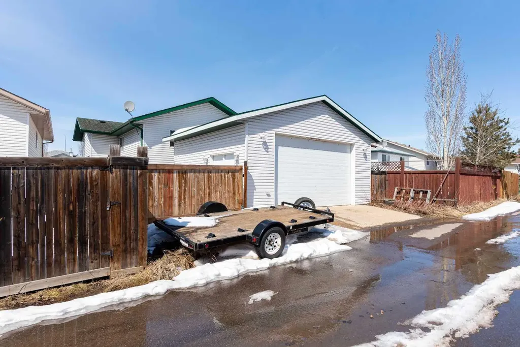 122 Wolff Way Fort Mcmurray AB T9H 5G6