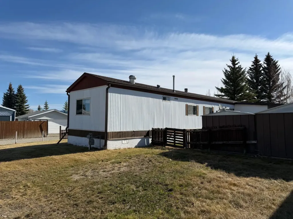 5302 Birch Road Olds AB T4H1M2