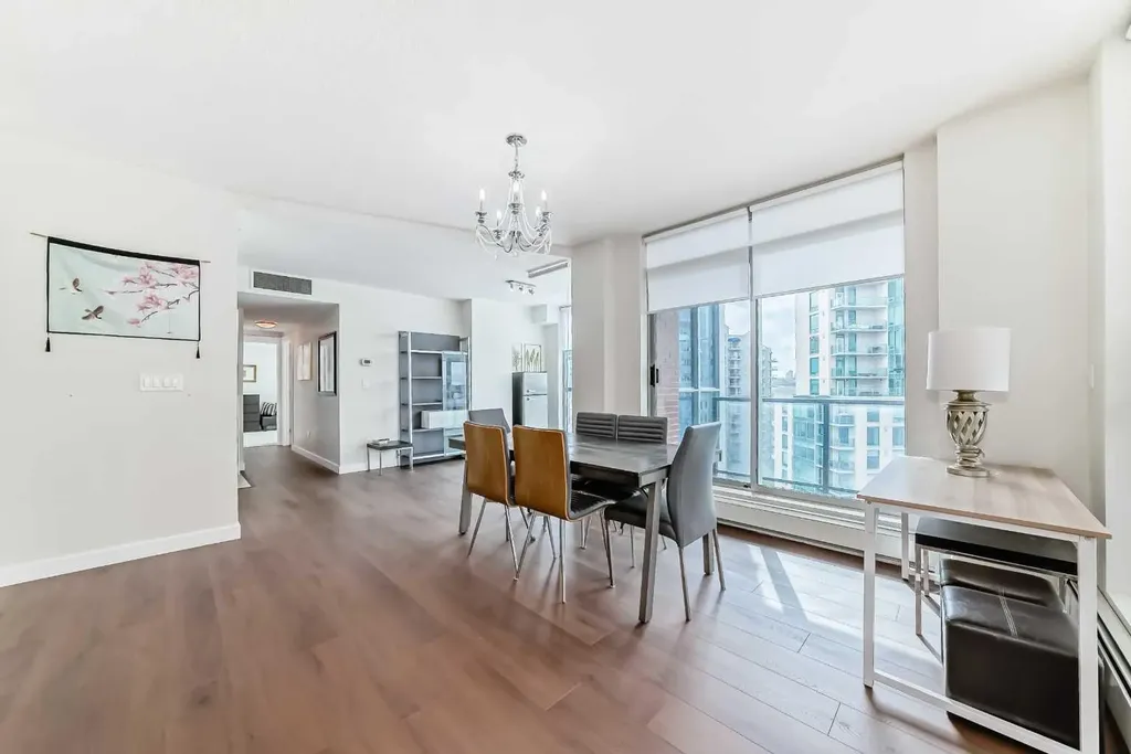 735 2 Avenue SW Calgary AB T2P 0E4