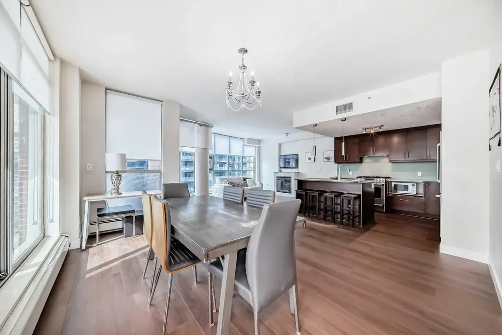 735 2 Avenue SW Calgary AB T2P 0E4