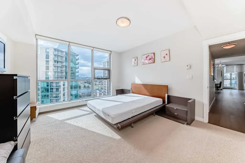 735 2 Avenue SW Calgary AB T2P 0E4