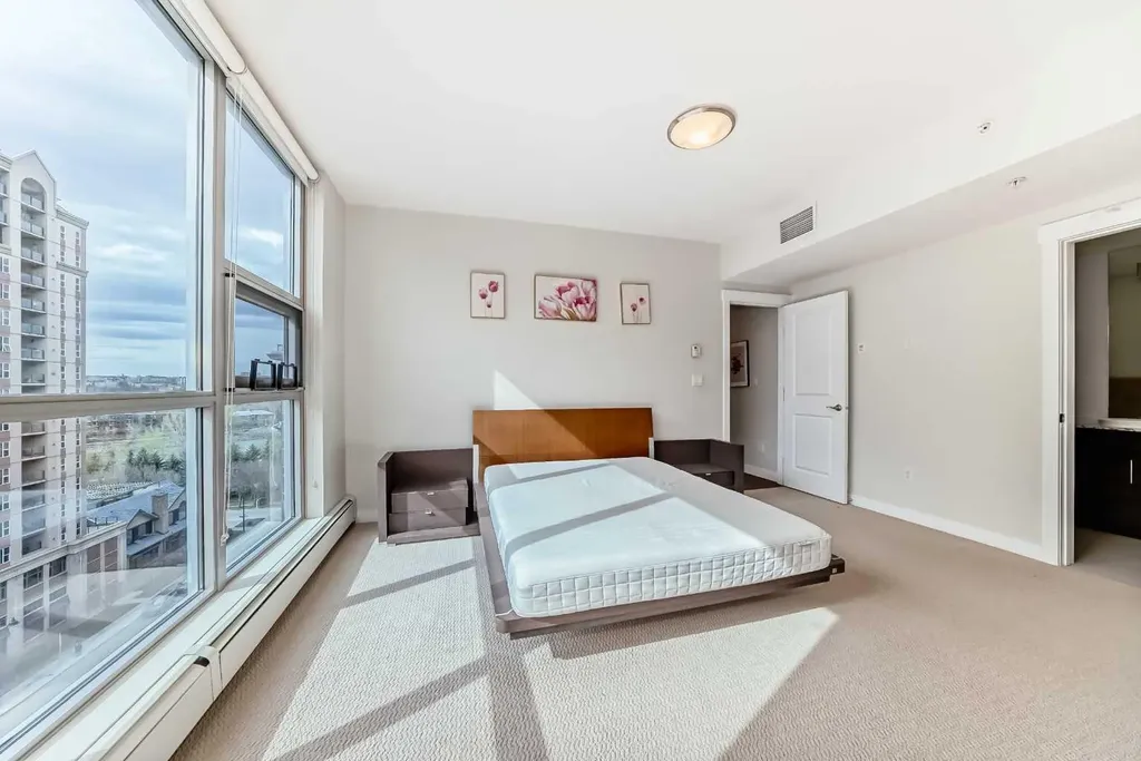 735 2 Avenue SW Calgary AB T2P 0E4