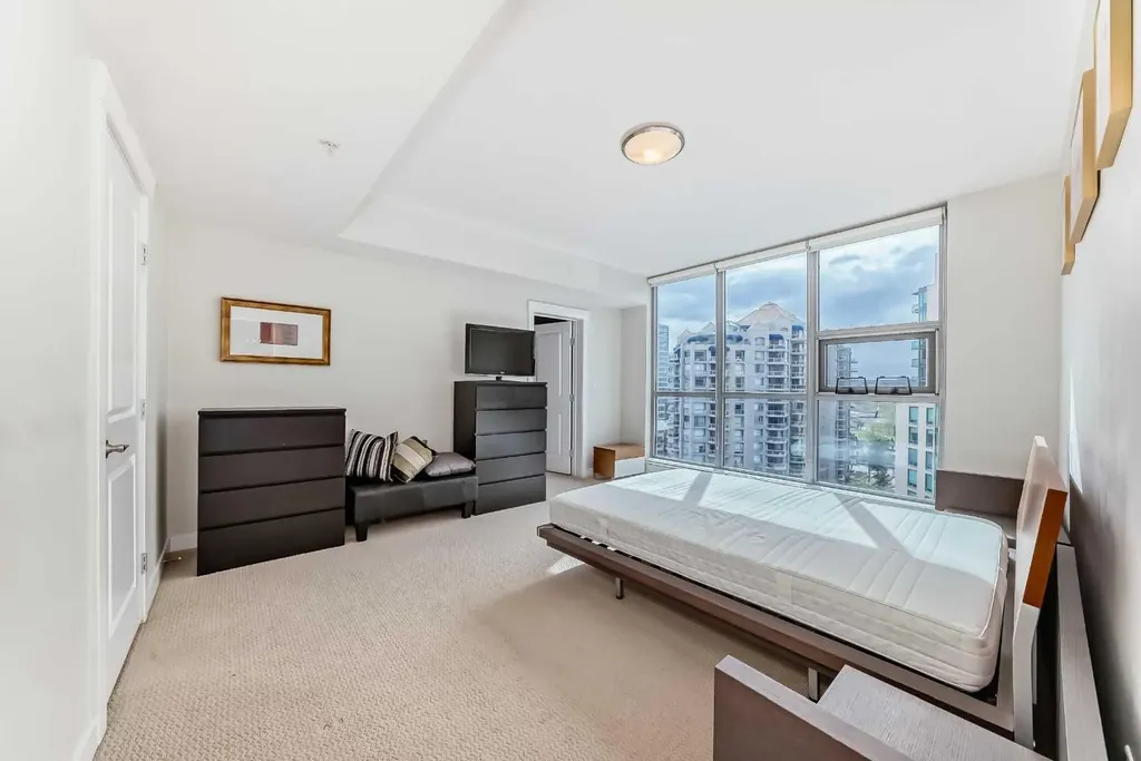 735 2 Avenue SW Calgary AB T2P 0E4