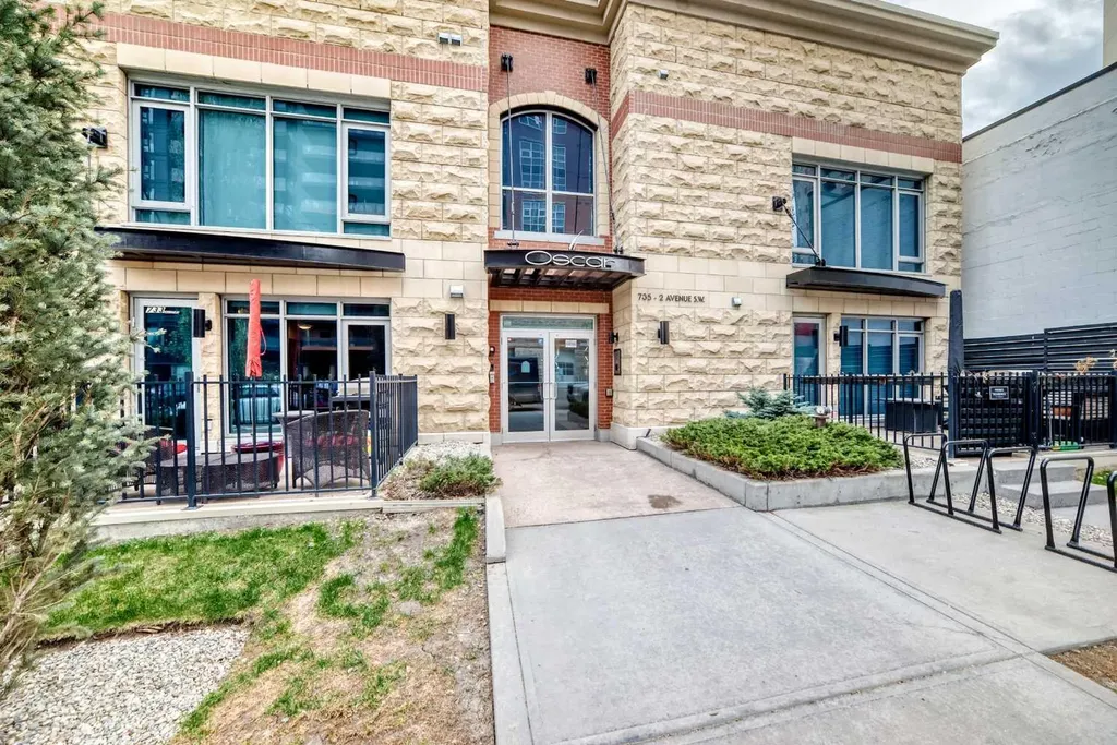 735 2 Avenue SW Calgary AB T2P 0E4