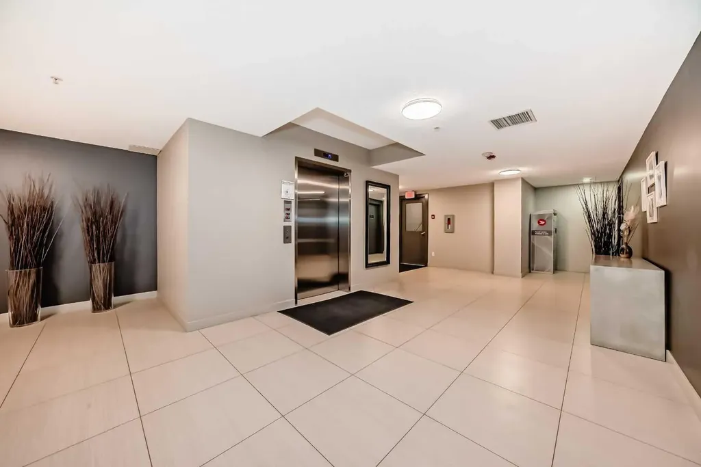735 2 Avenue SW Calgary AB T2P 0E4