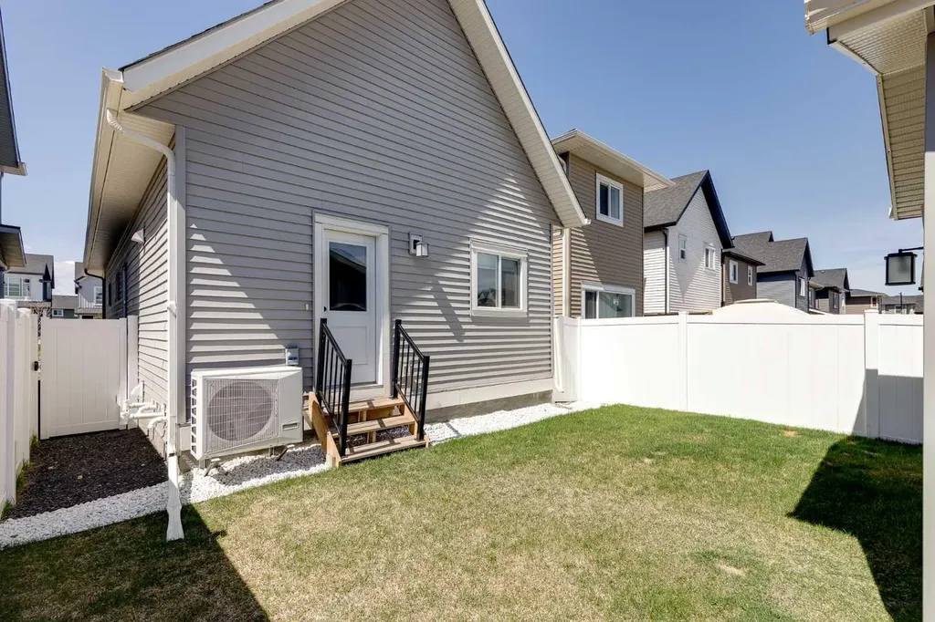 146 Highview Gate SE Airdrie AB T4A 3L6