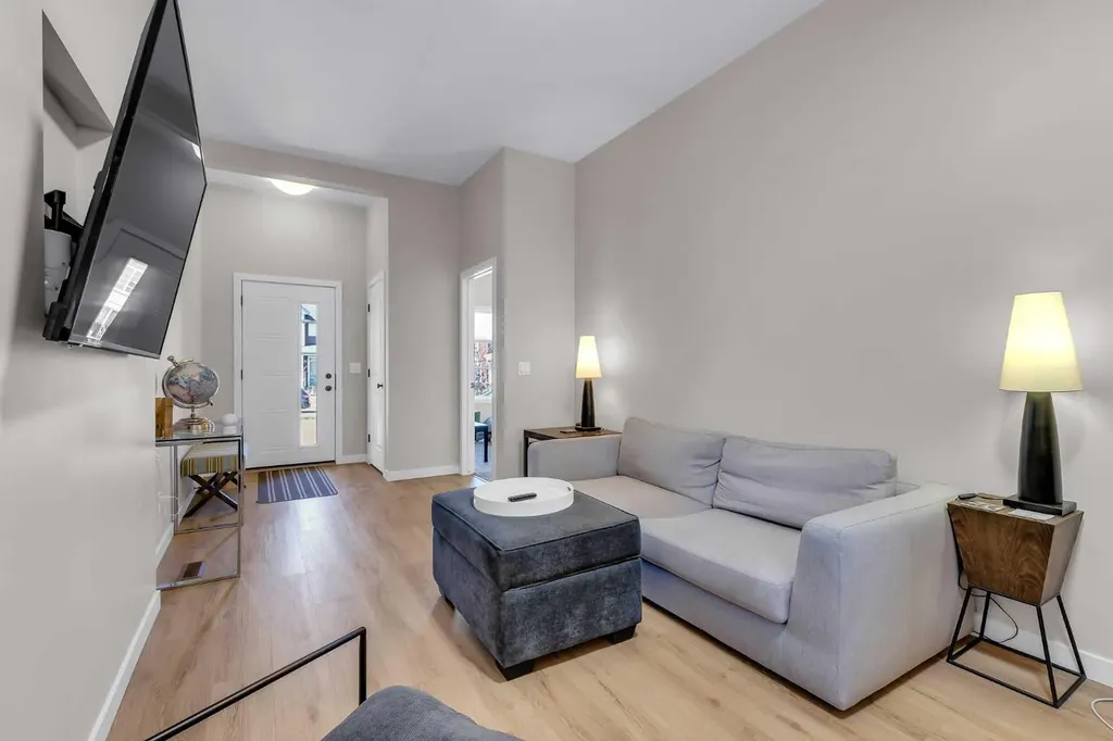 146 Highview Gate SE Airdrie AB T4A 3L6