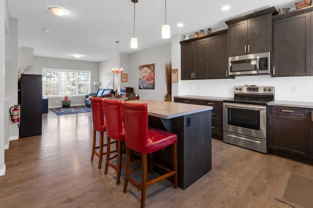 188 Sundown Road Cochrane AB T4C 2M5