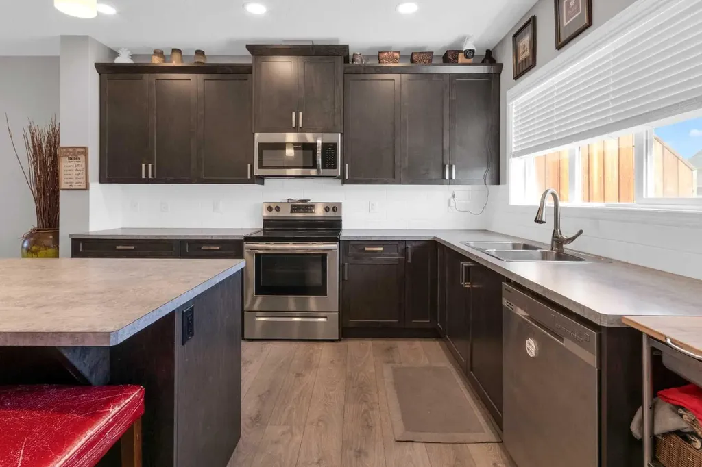 188 Sundown Road Cochrane AB T4C 2M5