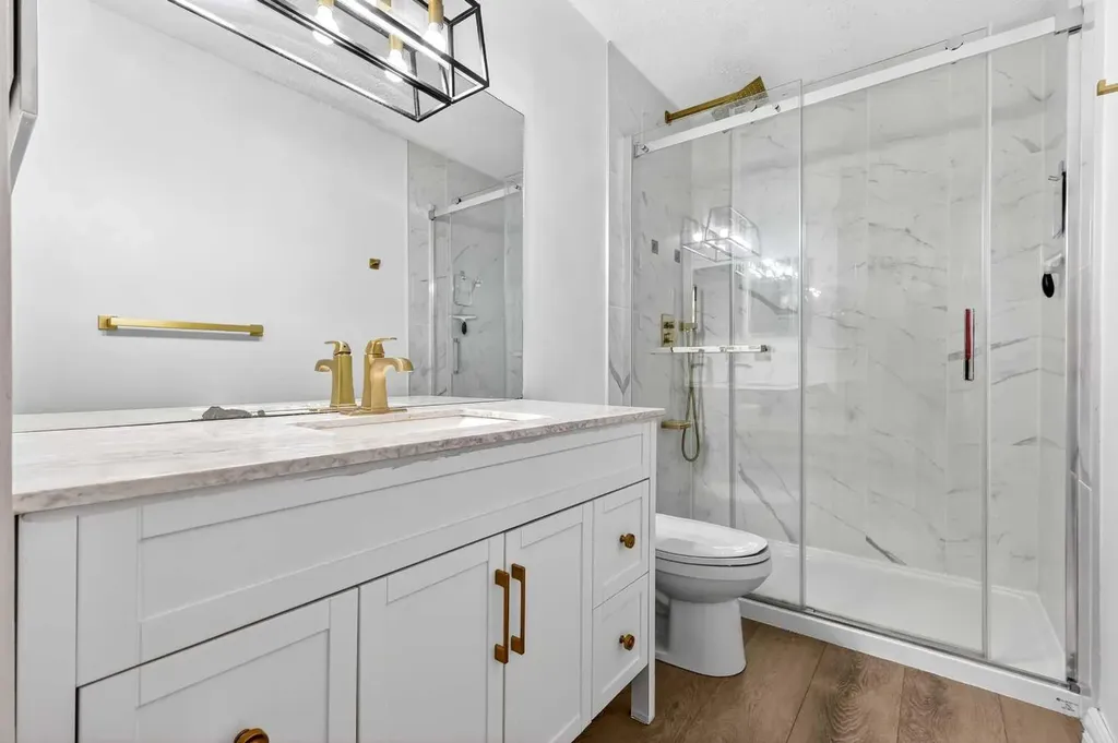 236 Mckerrell Way SE Calgary AB T2Z 1N8