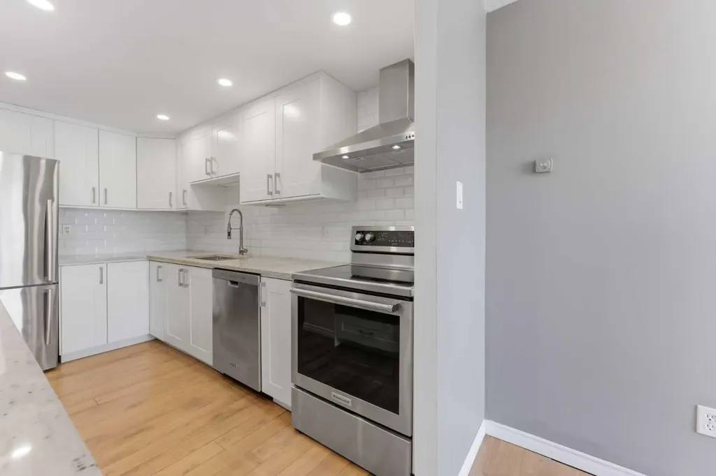 1334 14 Avenue SW Calgary AB T3C 0W2