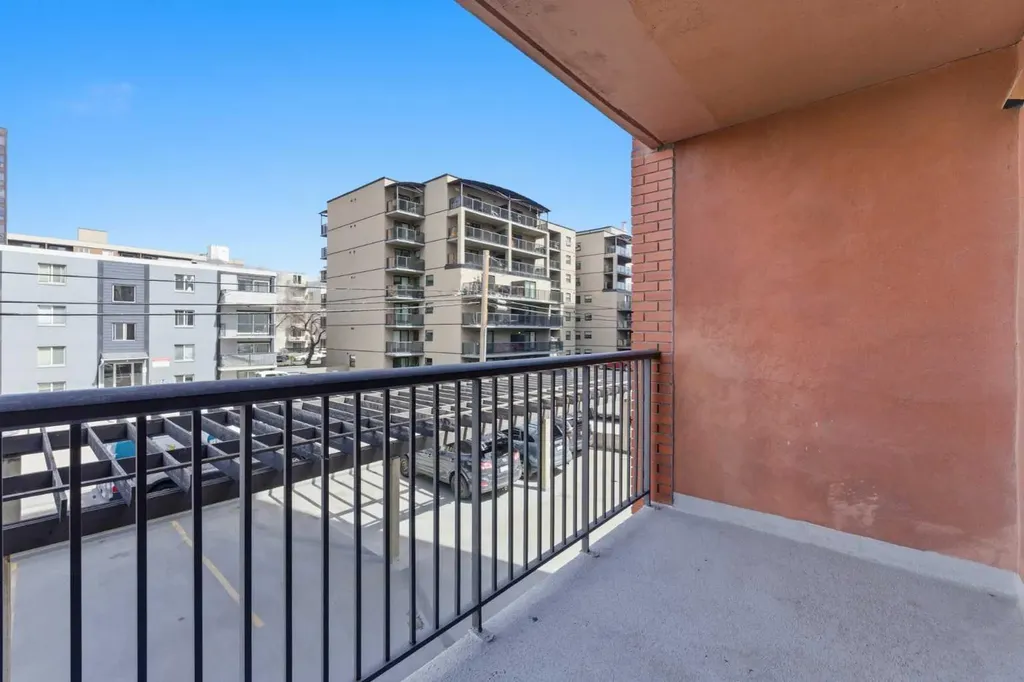 1334 14 Avenue SW Calgary AB T3C 0W2