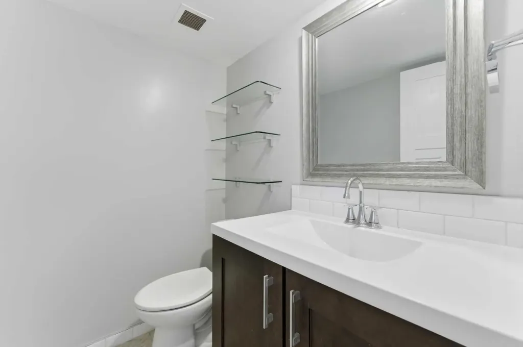 1334 14 Avenue SW Calgary AB T3C 0W2