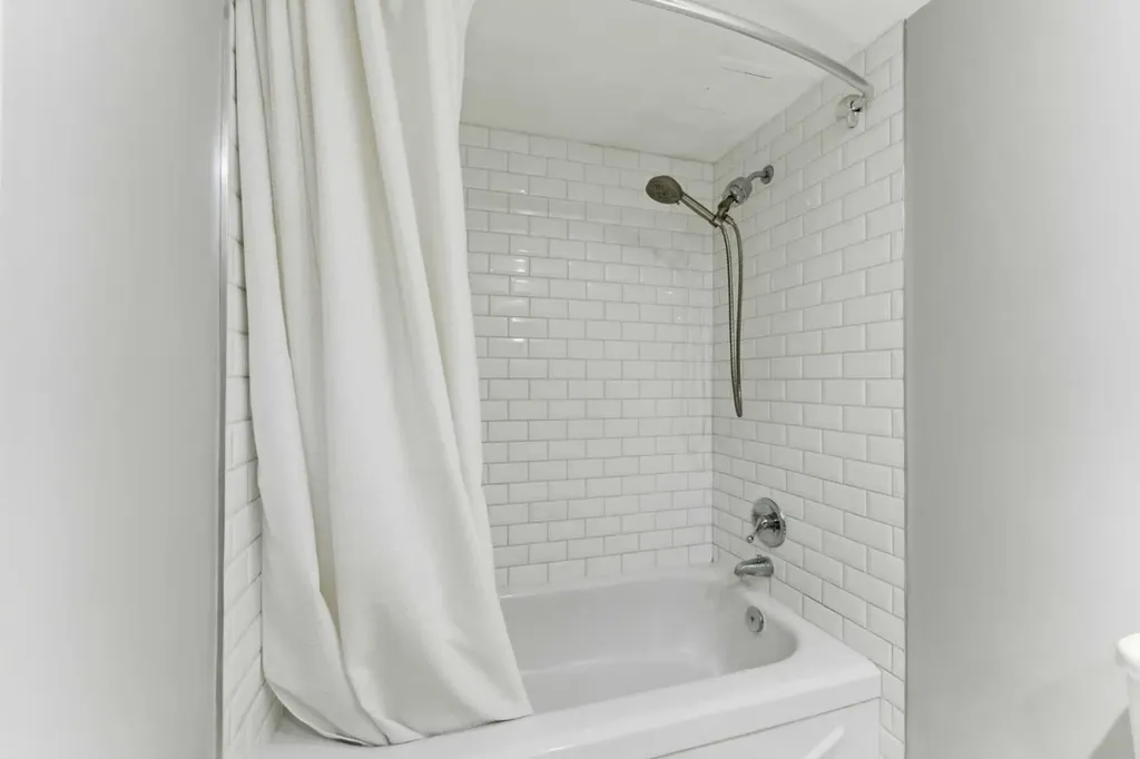 1334 14 Avenue SW Calgary AB T3C 0W2