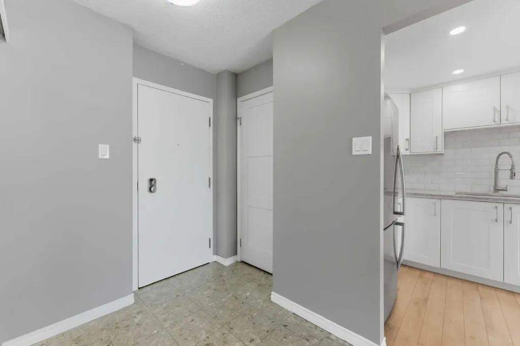 1334 14 Avenue SW Calgary AB T3C 0W2