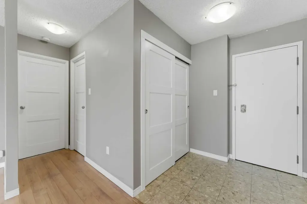 1334 14 Avenue SW Calgary AB T3C 0W2