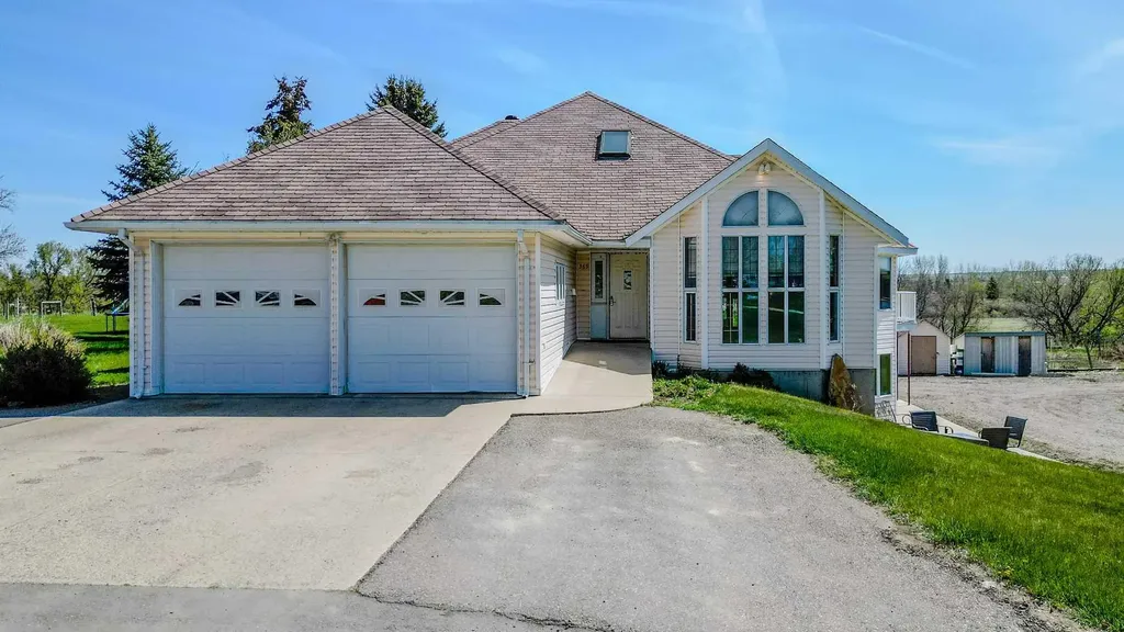369 S 2 Street W Magrath AB T0K 1J0
