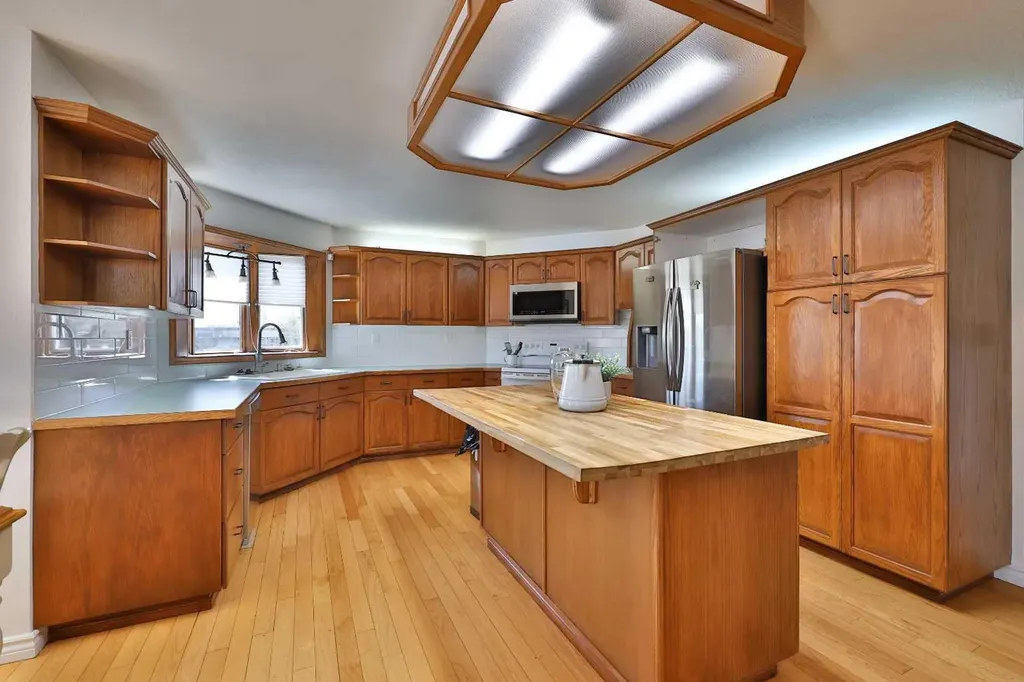 369 S 2 Street W Magrath AB T0K 1J0