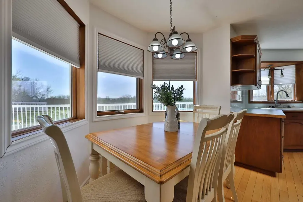 369 S 2 Street W Magrath AB T0K 1J0