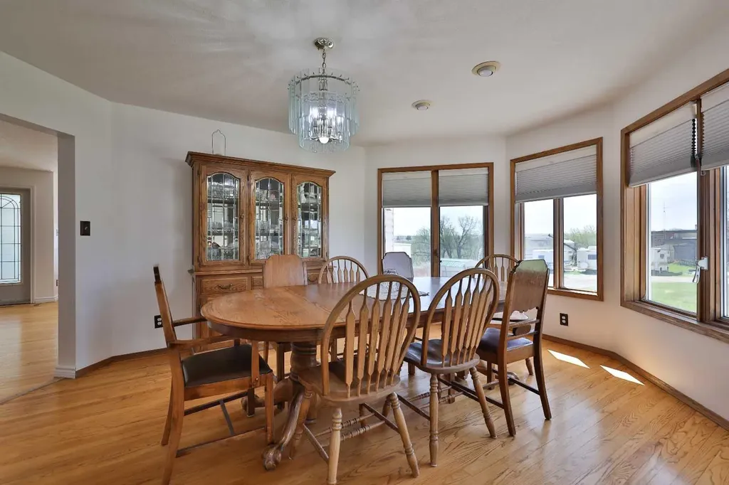 369 S 2 Street W Magrath AB T0K 1J0