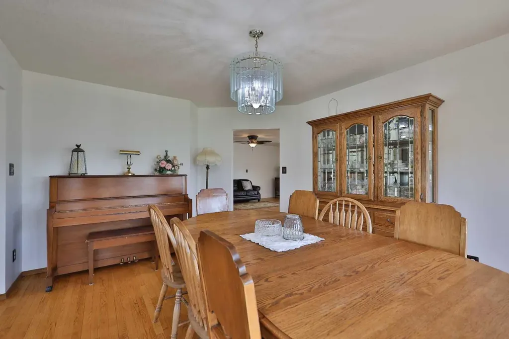 369 S 2 Street W Magrath AB T0K 1J0