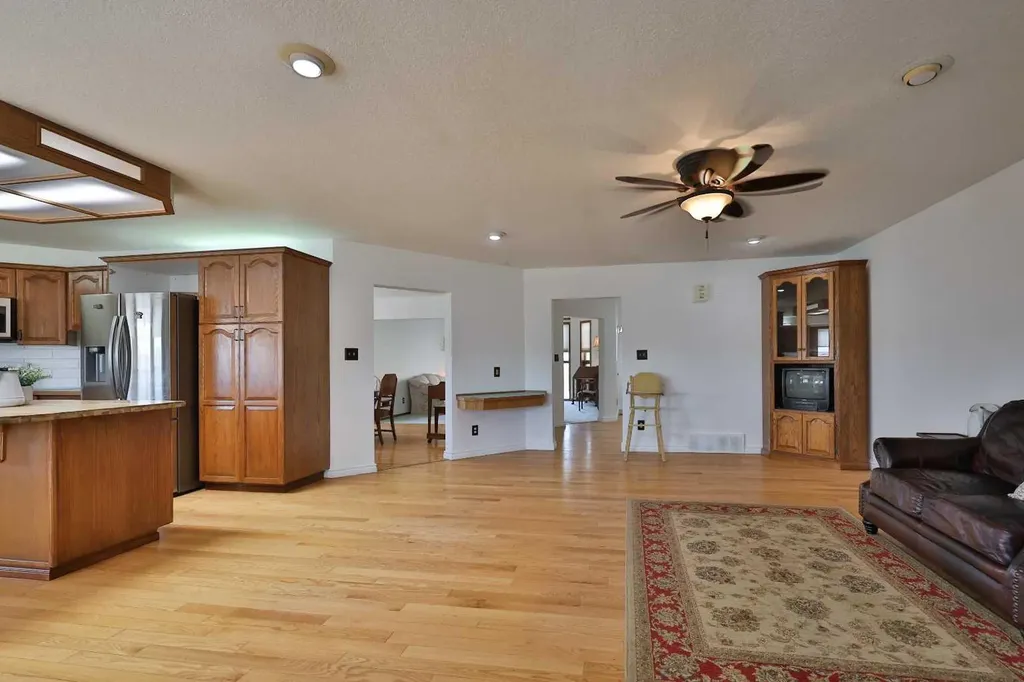 369 S 2 Street W Magrath AB T0K 1J0