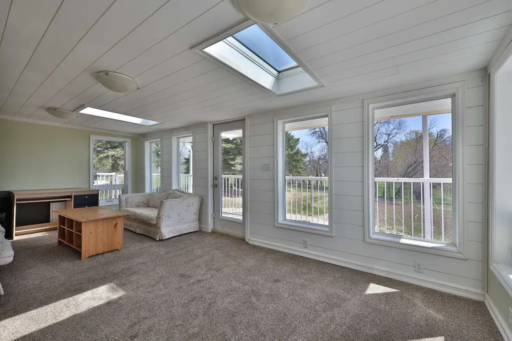 369 S 2 Street W Magrath AB T0K 1J0