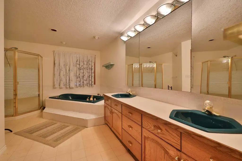 369 S 2 Street W Magrath AB T0K 1J0