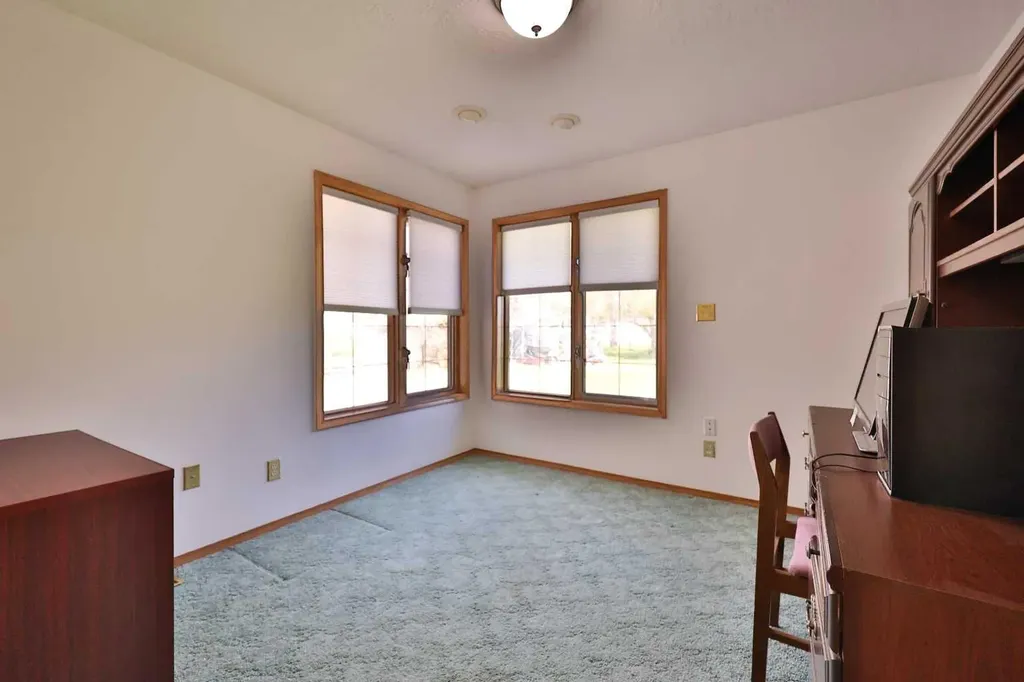 369 S 2 Street W Magrath AB T0K 1J0
