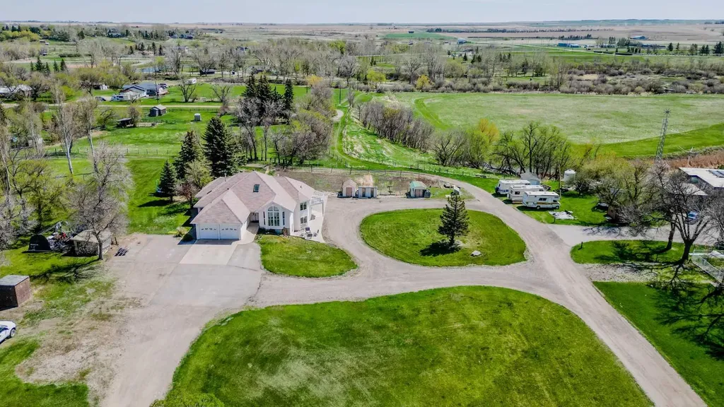 369 S 2 Street W Magrath AB T0K 1J0