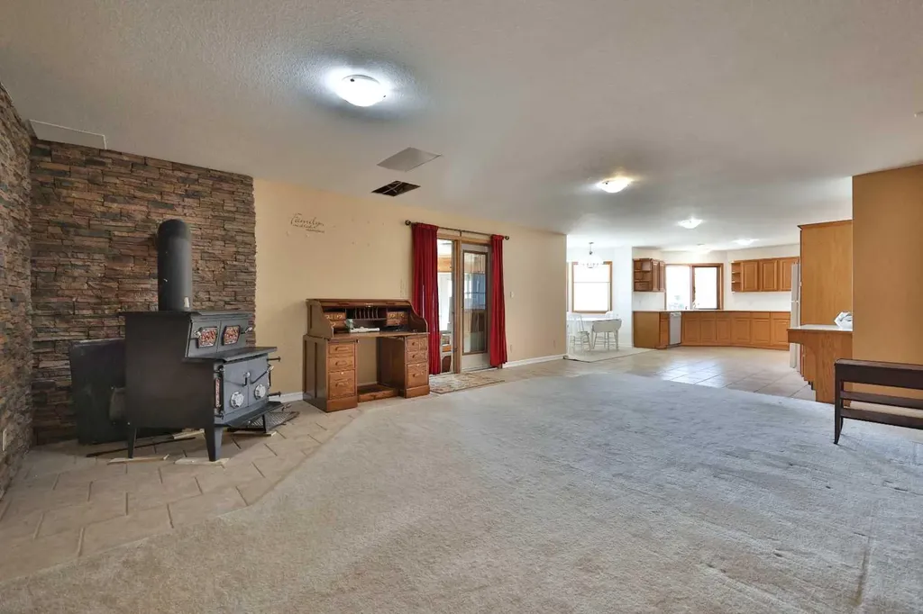 369 S 2 Street W Magrath AB T0K 1J0
