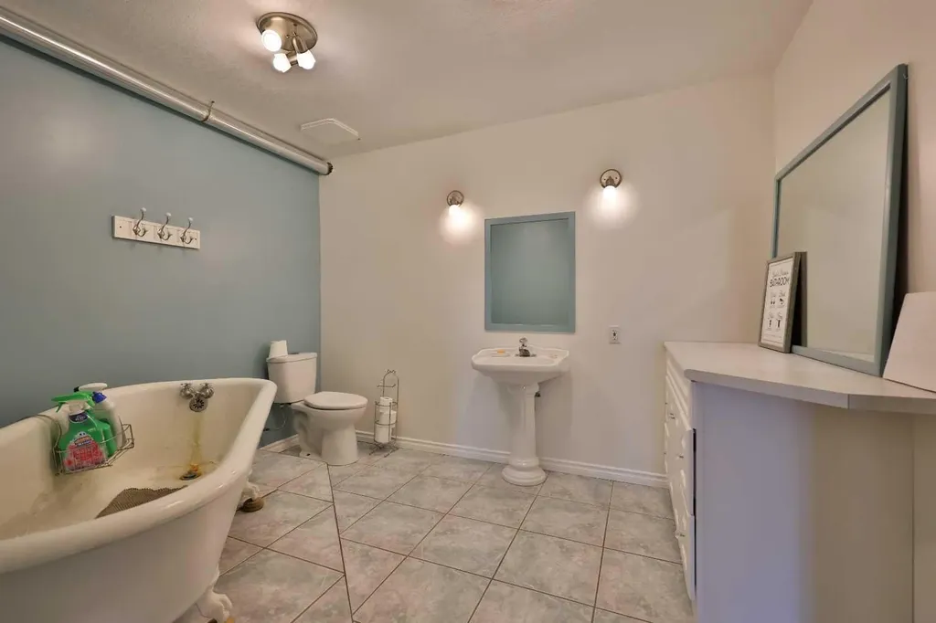 369 S 2 Street W Magrath AB T0K 1J0