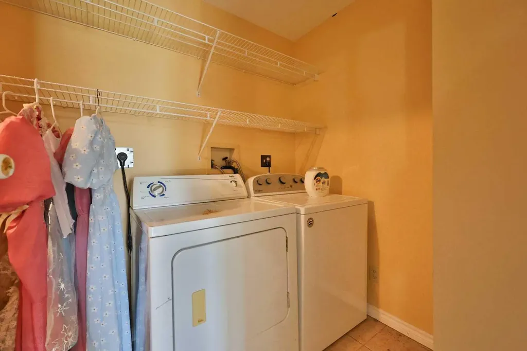 369 S 2 Street W Magrath AB T0K 1J0