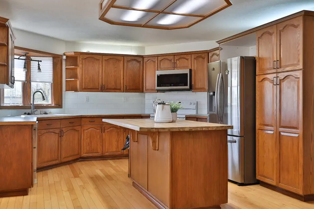 369 S 2 Street W Magrath AB T0K 1J0