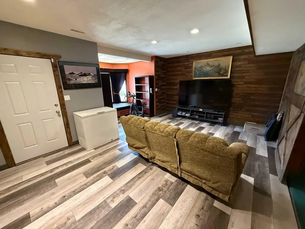 428 Collinge Road Hinton AB T7V1L1
