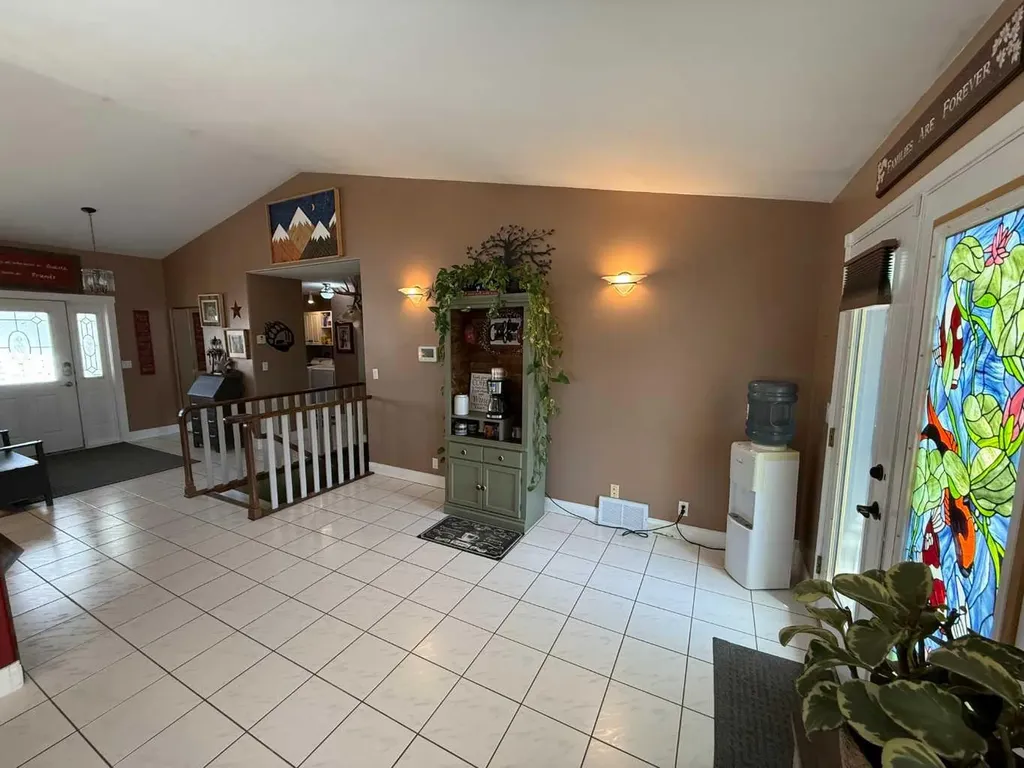 428 Collinge Road Hinton AB T7V1L1